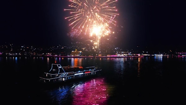 전남 여수 해상불꽃축제 모습