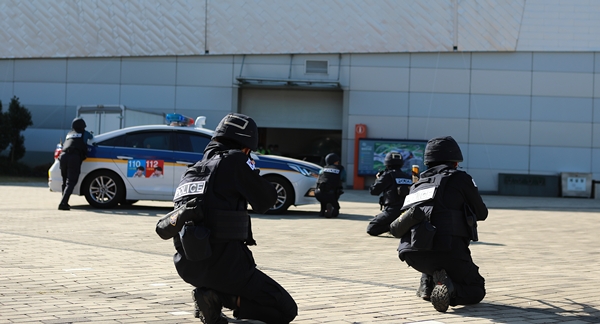 광주지방경찰청 특공대원들이 테러에 대비 한 훈련에 임하고 있다. ⓒ광주지방경찰청 제공
