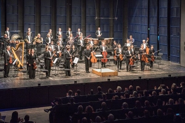 지난 9월 25일 독일 뮌헨 가스타익센터 칼 오프 홀에서 열린 ‘한국-독일 연합 오케스트라’ 공연에서 요셉 바스티안 지휘의 광주시립교향악단과 바이에른방송교향악단의 합동 연주회. ⓒ광주시청 제공