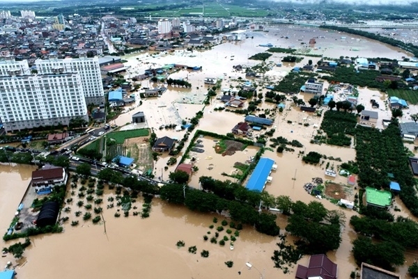 지난 8일 집중호우와 섬진강댐 방류로 침수된 전남 구례읍.