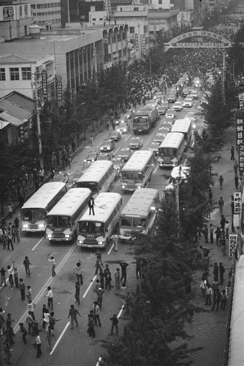 1980년 5월 20일 5.18광주민중항쟁 당시 차량시위 장면. ⓒ광주시청 제공