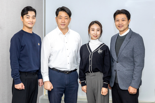 박만 광주은행 20대 노동조합위원장(왼쪽에서 두 번째)과 노조간부진.