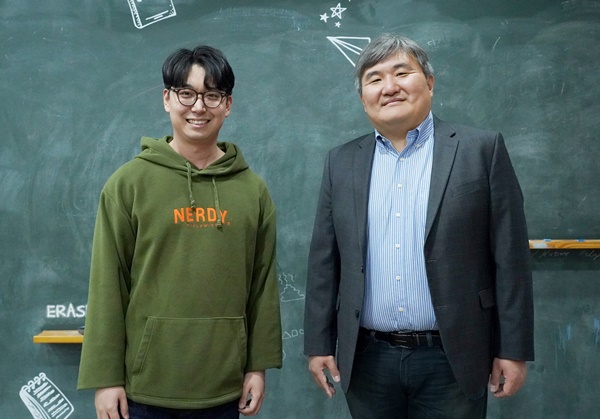 (왼쪽부터) 홍윤기 박사과정생, 윤진호 지스트 교수. ⓒ지스트 제공